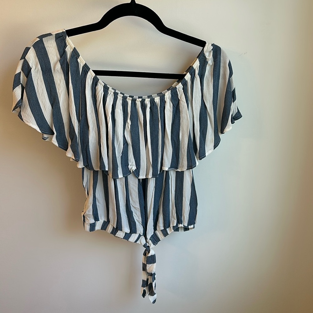 American Eagle off the shoulder shirt